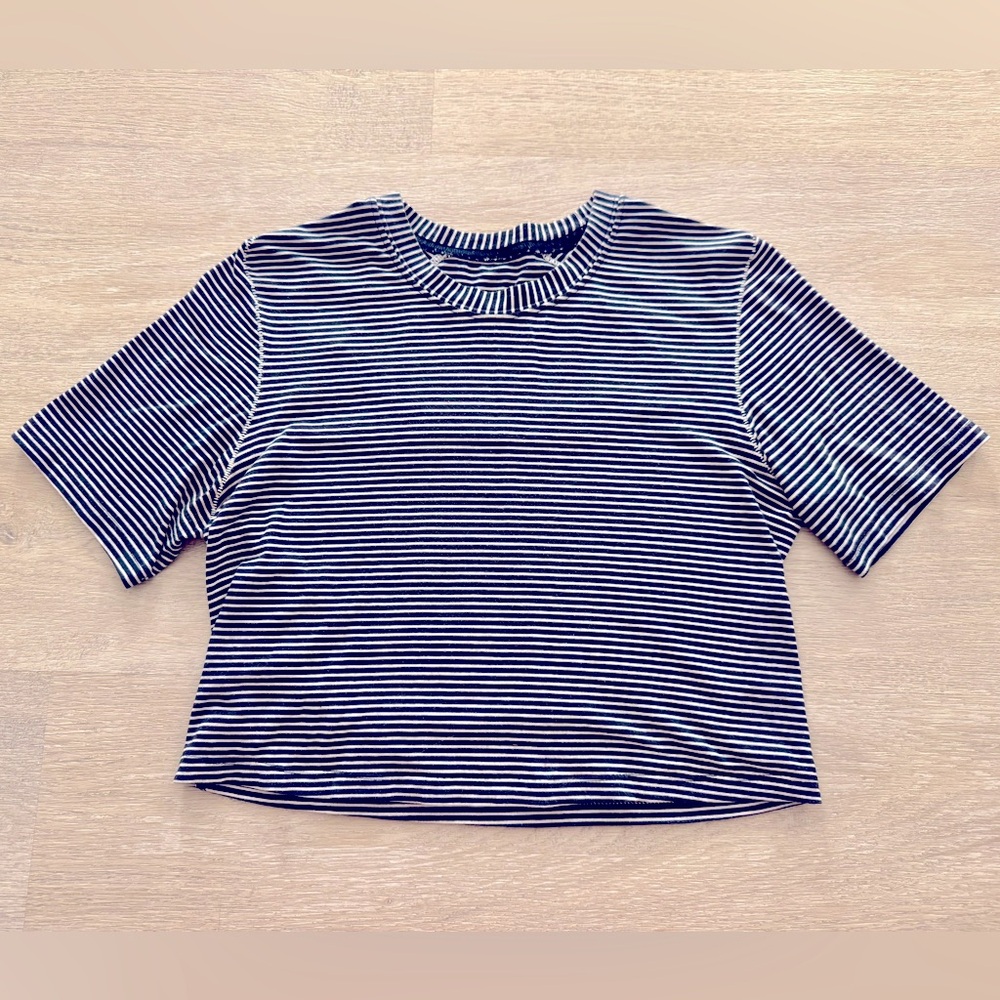 Lululemon Cropped T-Shirt